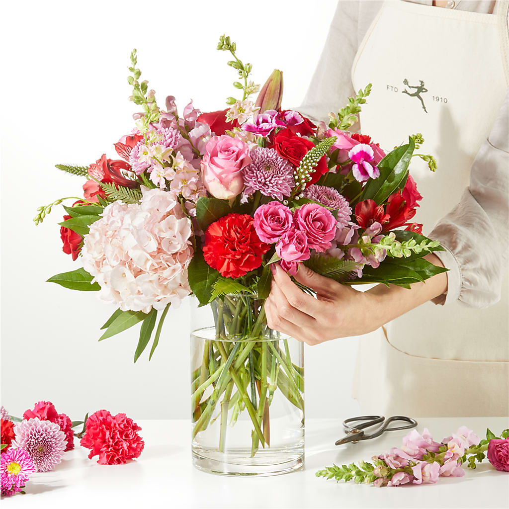 Swooning Over You - A Luxury Florist Original – MRS D'S FLOWER SHOP INC, Lakeland FL