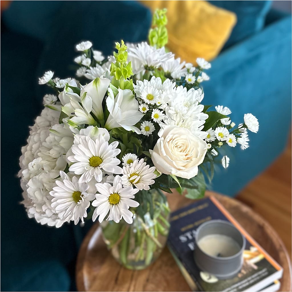 Classic Ivory – A Florist Original – MRS D'S FLOWER SHOP INC, Lakeland FL